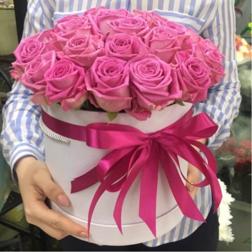 Купить на заказ 25 розовых роз в коробке с доставкой в Аксае