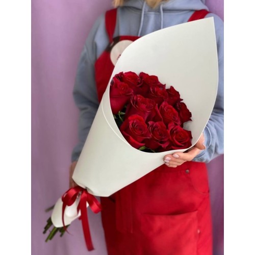 Купить на заказ 15 красных роз с доставкой в Аксае